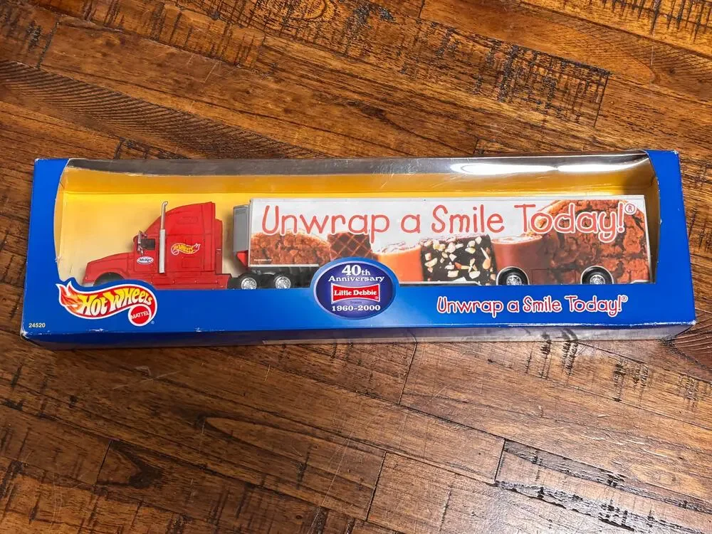 Mattel Hot Wheels Little Debbie 40th Anniversary McKee Semi Truck 1999 #24520